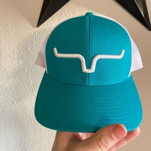Turquoise kimes hat